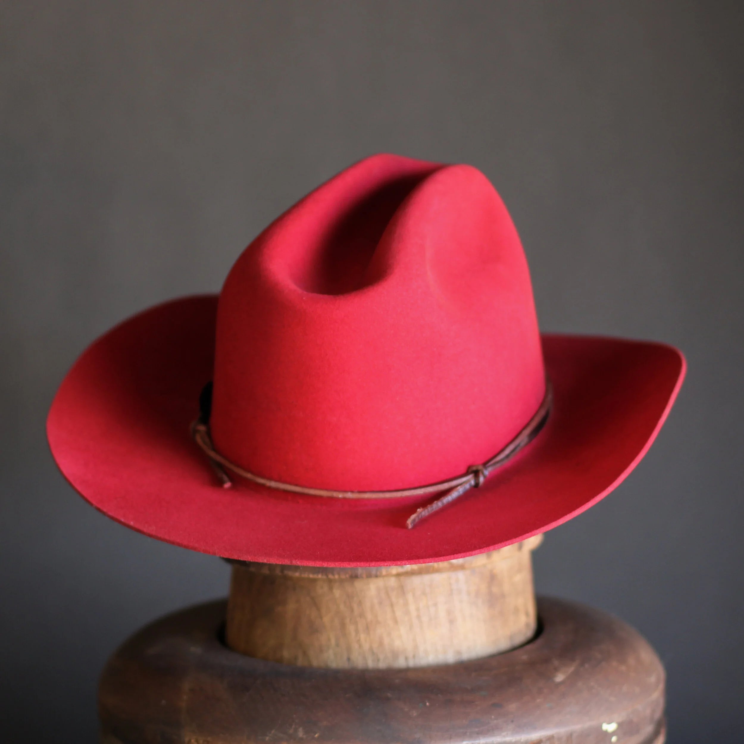 RED COWBOY HAT
